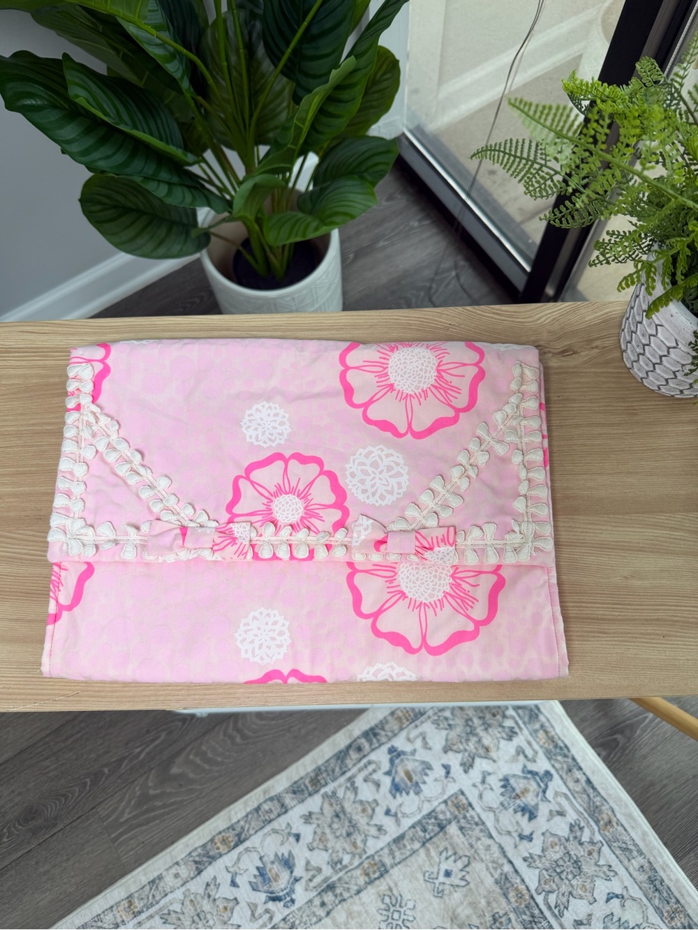 Lilly Pulitzer Custom Vintage Pink Floral Travel Pouch - Picture 2 of 8